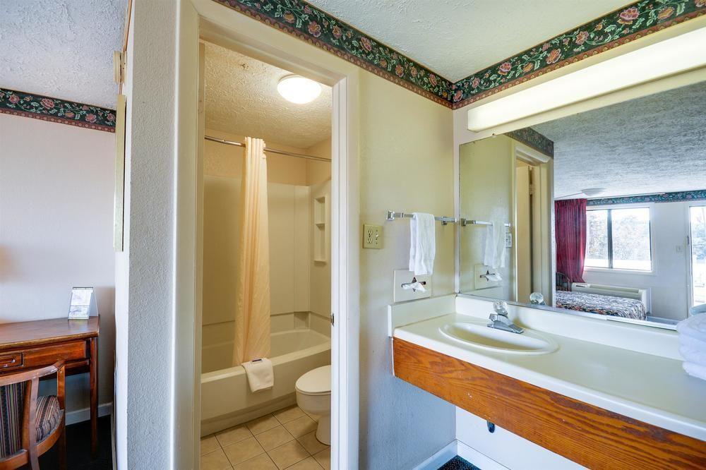 Budget Inn-Norfolk, Va - Oceanview Экстерьер фото